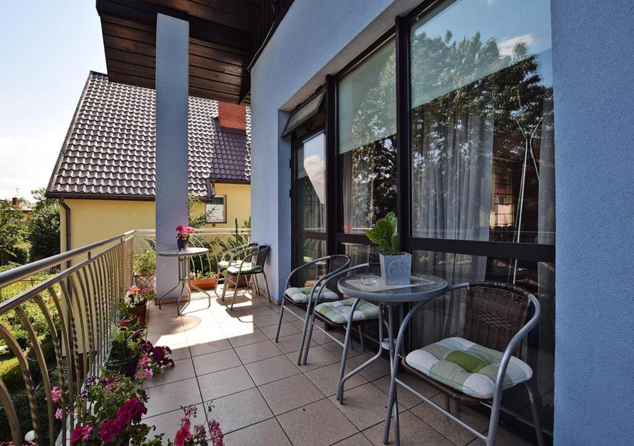Dom Tu I Teraz Hostel Lublin Buitenkant foto