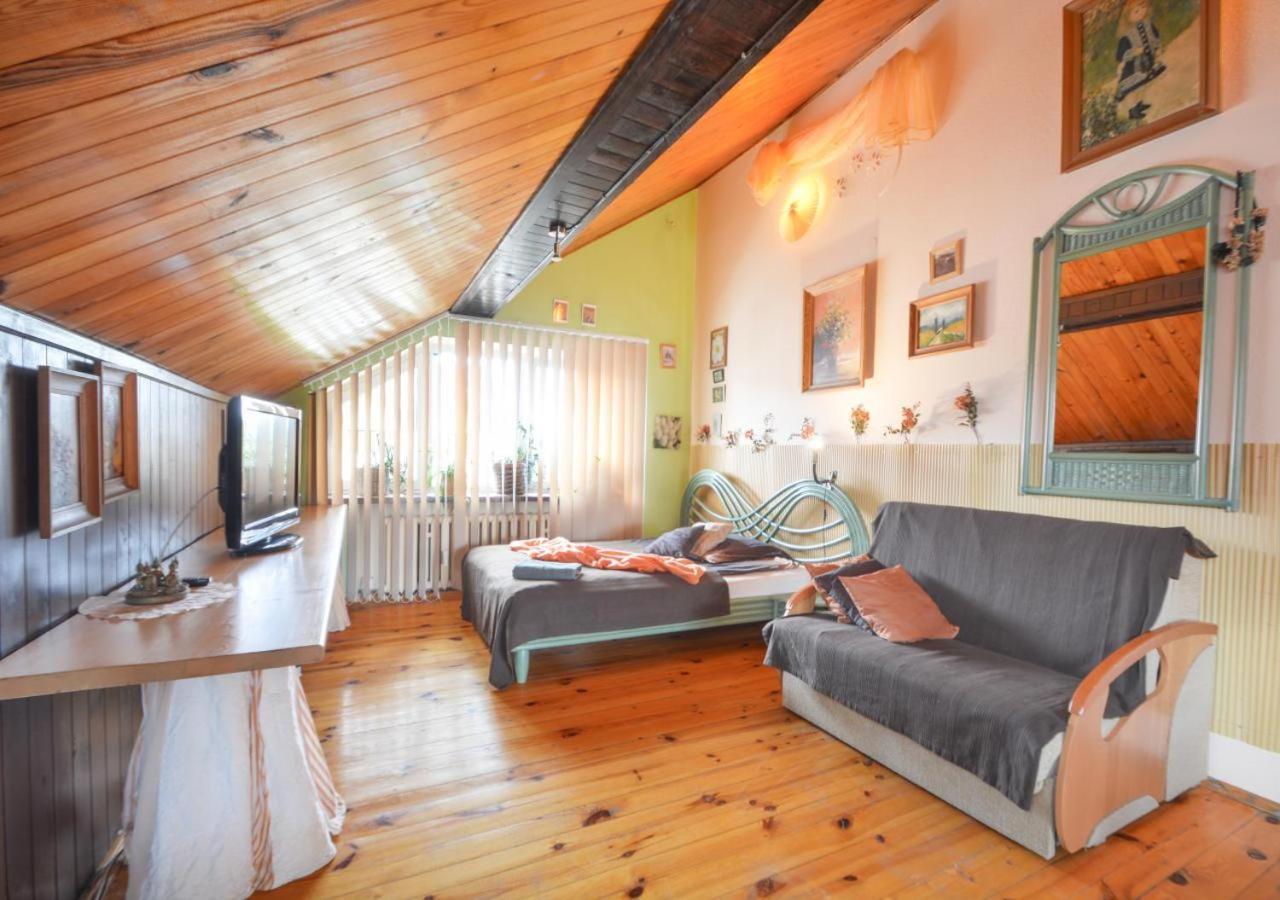 Dom Tu I Teraz Hostel Lublin Buitenkant foto